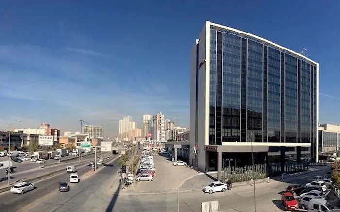 Hilton Garden Gimat 5*