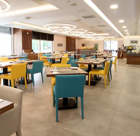 Hilton Garden Gimat Hotel 5*