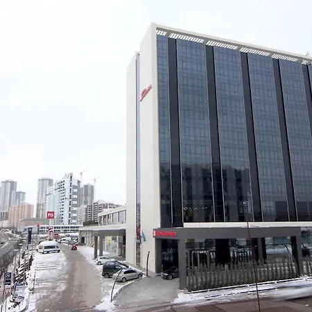 호텔 Hilton Garden Gimat