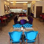 호텔 Hilton Garden Gimat 5*