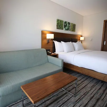 Hilton Garden Gimat 호텔