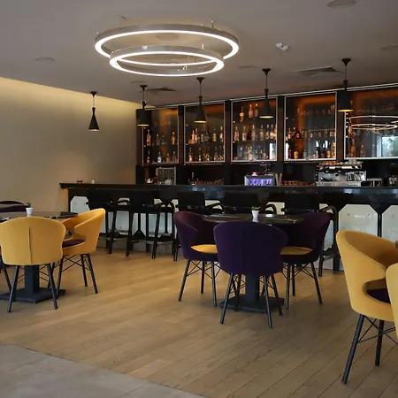 Hilton Garden Gimat 호텔 5*